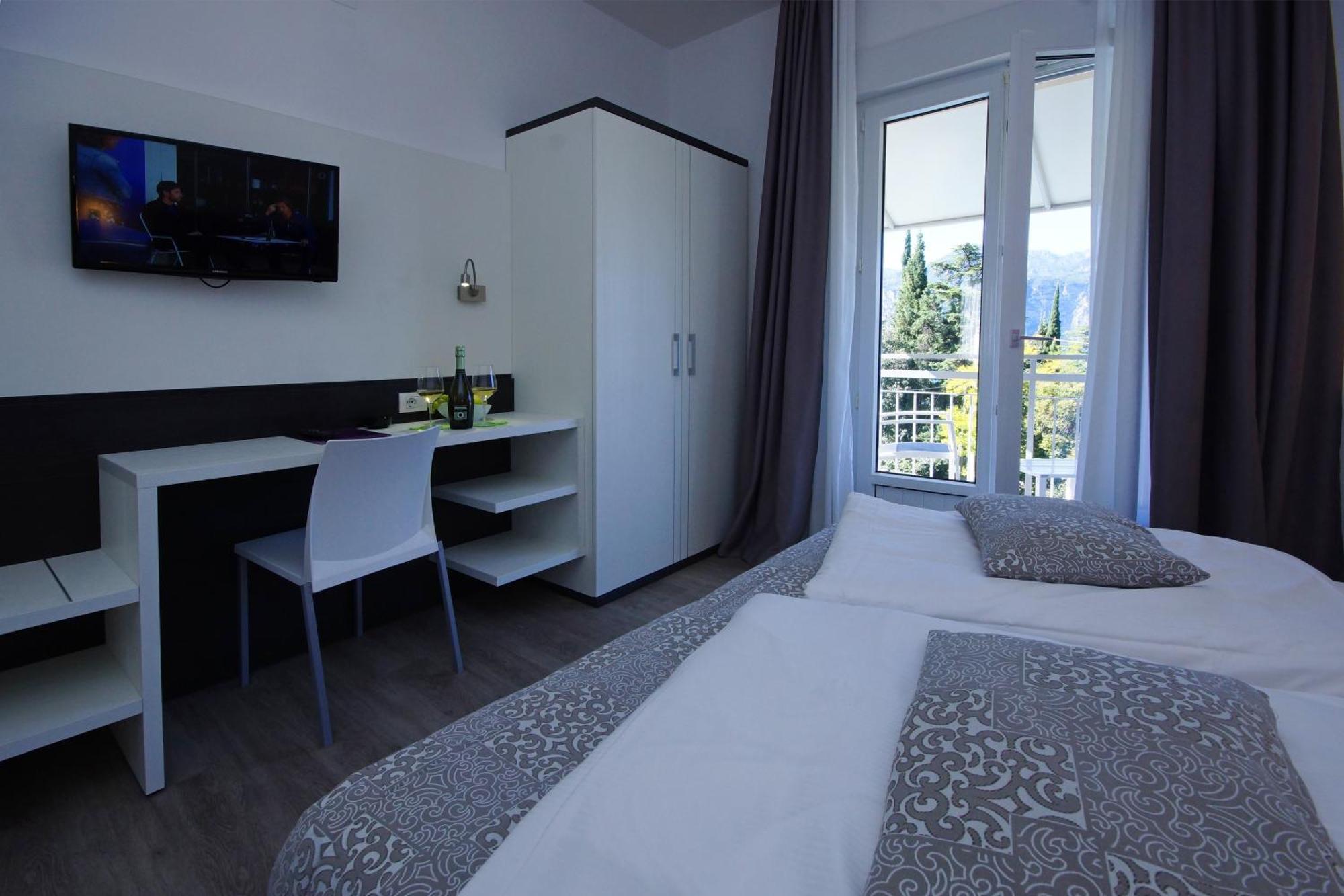 Hotel Casa Serena 2*